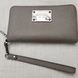 Michael Kors Electronic Continental Tech Saffiano Leather Wallet Clutch Grey